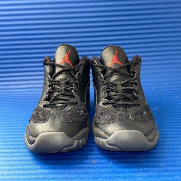 Size 8- Men’s Nike Air Jordan 11 Low 'Referee' 768873-003 RARE Bred 2015 - Picture 3 of 7